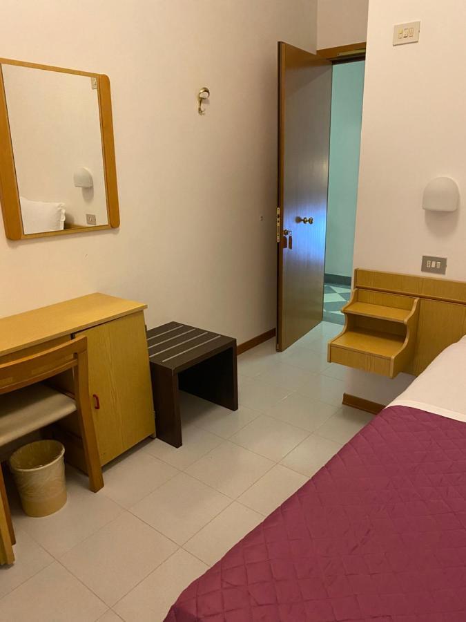 Hotel Ferrara Chianciano Terme Exterior foto